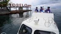 Memahami akan kendala yang dihadapi oleh para masyarakat di kepulauan, Polairud yang bermarkas di Tobelo ini kerap menjemput bola untuk turun langsung dan menyelesaikan permasalahan masyarakat. Selain melakukan patroli memastikan keamanan, Polairud juga rutin melakukan apa yang disebut dengan sambang pesisir dan memberikan bantuan langsung ke masyarakat di kepulauan.
