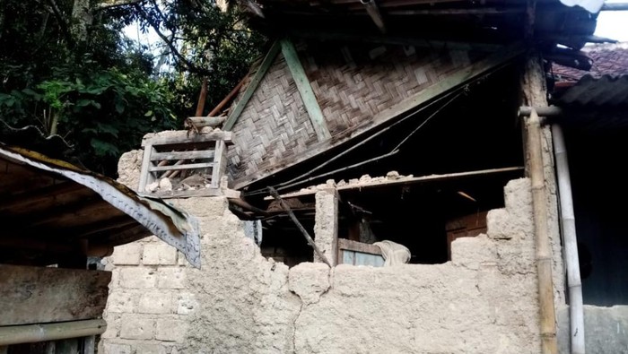 Satu rumah di Kabupaten Bogor dilaporkan rusak imbas gempa M 4,6 di Sukabumi.