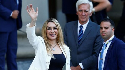 Sosok Mencuri Perhatian di Pelantikan Presiden Baru Argentina