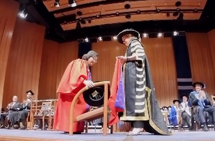 Sri Mulyani meraih gelar Honoris Causa dari Australian National University