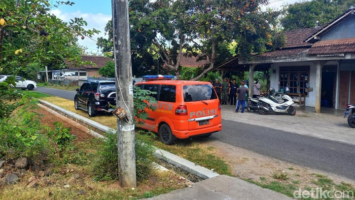 Rumah S, di Desa Karangasem, Kecamatan Bulu, Kabupaten Sukoharjo saat digeledah polisi, Kamis (14/12/2023)