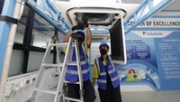 Tak sekedar dukungan perangkat untuk praktek guru dan siswa, Daikin mendesain Pusat Keunggulan ini sebagai tempat bagi pelatihan dan pengembangan untuk meningkatkan kompetensi siswa didik dari institusi pendidikan vokasi yang khususnya terkait refrigerasi dan tata udara. Didalamnya, sejumlah perangkat tata udara untuk kebutuhan hunian maupun bangunan komersial tersedia. Sementara berbagai pengetahuan terkait dengan tata udara tersemat menjadi bagian ornamen dindingnya.