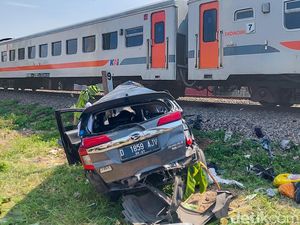 3 Tragedi Maut di Perlintasan Kereta Jabar