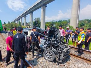 Kondisi Terkini Korban Selamat Tabrakan KA Feeder Whoosh Vs Mobil