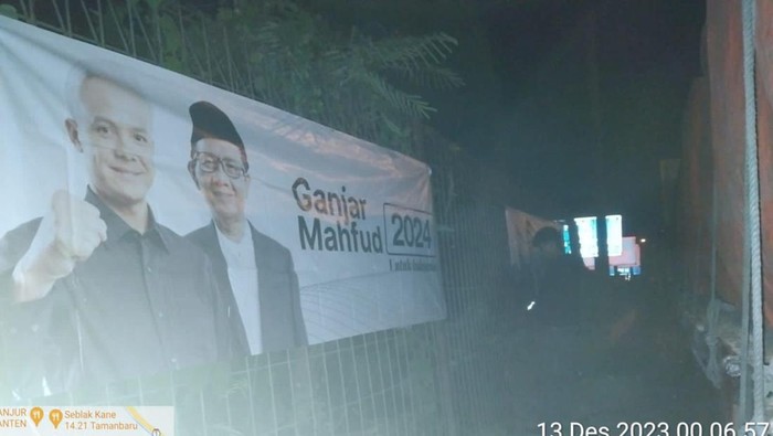 Direktur Hukum TPN Ganjar Pranowo dan Mahfud Md, Ronny Talapessy, mengatakan ada 70 spanduk hilang saat Mahfud akan kampanye ke Banten, kemarin. Ronny menyebut spanduk itu hilang pada dini hari.