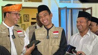 Senyum UAS saat bersama Anies dan Ketua PKB Riau Abdul Wahid (Foto: Dok. PKB Riau)