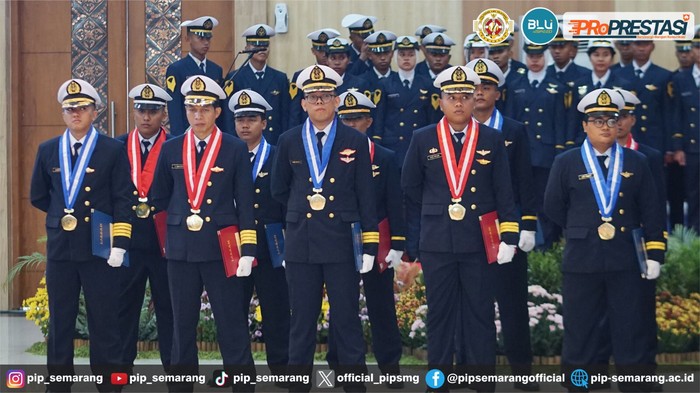 Wisuda PIP Semarang