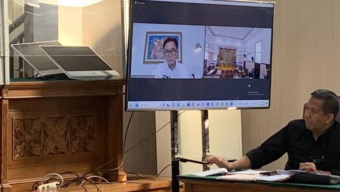 Yusril Ihza Mahendra saat hadir secara virtual di sidang praperadilan Firli Bahuri (Mulia/detikcom)