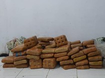 Kepergok TNI Bawa 100 Bal Ganja, Mahasiswa di Aceh Lompat ke Jurang