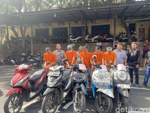 Polisi Tangkap 6 Pelaku Curanmor di Depok, Salah Satunya Satpam Kompleks