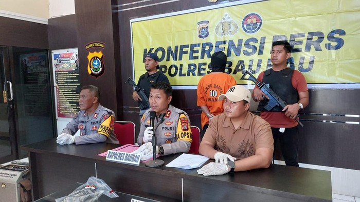 Wanita hamil bernama Meli Safitri (19) di Baubau, Sulawesi Tenggara (Sultra) tewas dianiaya suaminya, HN (17) gegara chat di handphone (HP) pelaku.