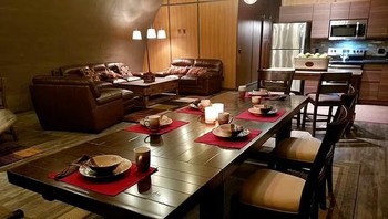 Bangunan dengan struktur semi-bawah tanahnya dilengkapi perabotan sehingga serasa di rumah sendiri. Foto: Dailymail