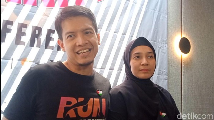 Dimas Seto dan Dhini Aminarti