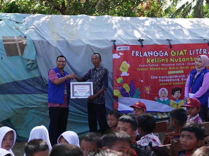 Erlangga Giat Literasi