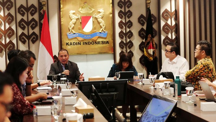 Kadin Gelar Forum Diskusi Post COP 28 Kamar Dagang dan Industri (Kadin) Indonesia gelar Forum Diskusi Post COP 28 di Jakarta. Diskusi dihadiri oleh Rachmat Kaimuddin, Shinta W Kamdani, dan Anthony Utomo.