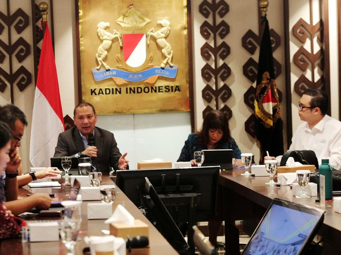 Kamar Dagang dan Industri (Kadin) Indonesia gelar Forum Diskusi Post COP 28 di Jakarta. Diskusi dihadiri oleh Rachmat Kaimuddin, Shinta W Kamdani, dan Anthony Utomo.