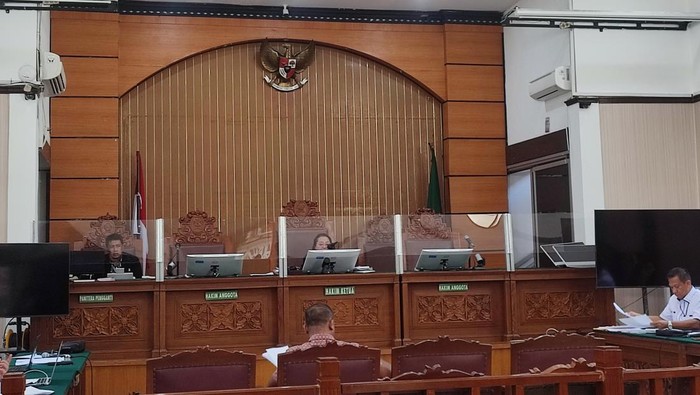 Kasubnit 4 Subdit III Dittipidkor Bareskrim Polri AKP Denny Siregar