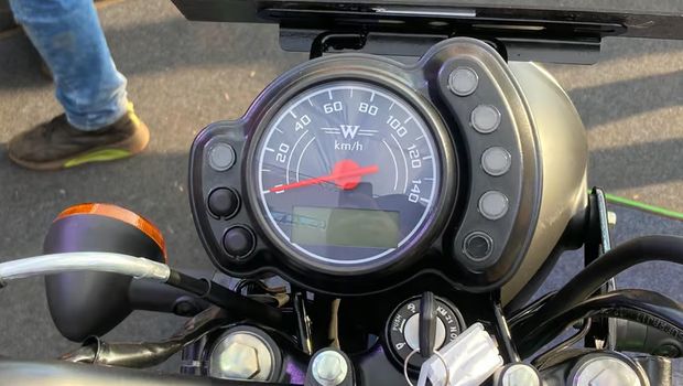 Kawasaki W175 Street.