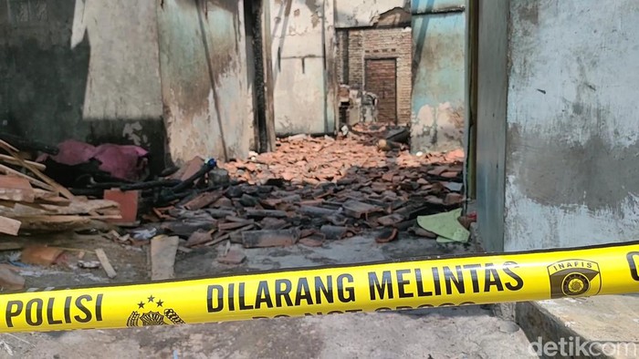 Kebakaran pabrik kerupuk di Palimanan, Kabupaten Cirebon menewaskan