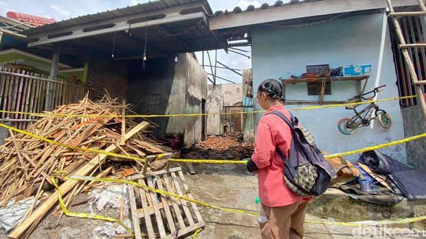 Kebakaran pabrik kerupuk di Palimanan, Kabupaten Cirebon menewaskan