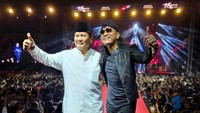 Seperti halnya sosok Gus Miftah yang bisa merangkul semua kalangan dan para pendukung paslon 02. Pemilik nama lengkap Miftah Maulana Habiburrohman itu juga mempunyai masa jamaah yang sangat nyata.