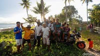 detikcom bersama Bakti Kominfo mengadakan program Tapal Batas mengulas perkembangan ekonomi, wisata, infrastruktur, wisata, dan teknologi di wilayah 3T setelah adanya jaringan internet di beberapa wilayah terdepan Indonesia. Untuk mengetahui informasi dari program ini ikuti terus berita tentang Tapal Batas di tapalbatas.detik.com!