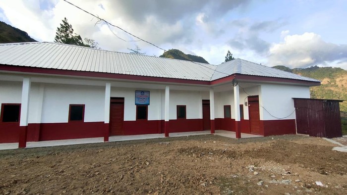 Kelas jauh SD Inpres 5/81 Taipong di Bone yang dibangun Kapolda Sulsel Irjen Andi Rian.