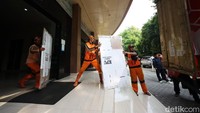 Nantinya logistik Pemilu itu akan disebar ke 498 TPS di Kecamatan Tanah Abang.
