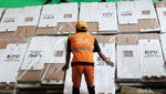 KPU Distribusikan Logistis Pemilu untuk Kecamatan Tanah Abang