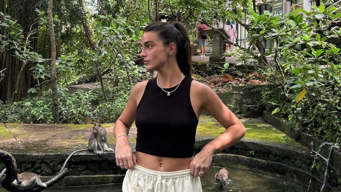 Liburannya Gemma Pinto, Kekasih Marc Marquez di Bali