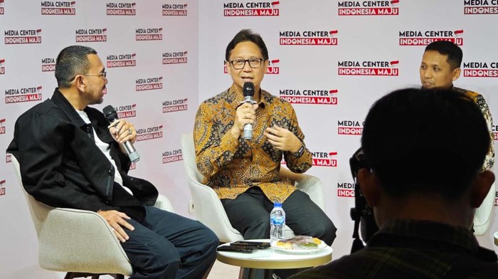 Diskusi bertajuk kedaulatan kesehatan digelar di Media Center Indonesia Maju, Jakarta, Kamis (14/12). Diskusi tersebut dihadiri Menkes Budi Gunadi Sadikin.