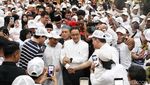 Momen Anies Peluk dan Sapa Komunitas Difabel