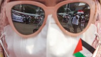 Tak hanya IDI, ada pula Medical Emergency Rescue Comittee (MER-C) bersama organisasi profesi kesehatan lainnya yang menyemut di kawasan Patung Kuda, Jakarta, Jumat (15/12/2023).