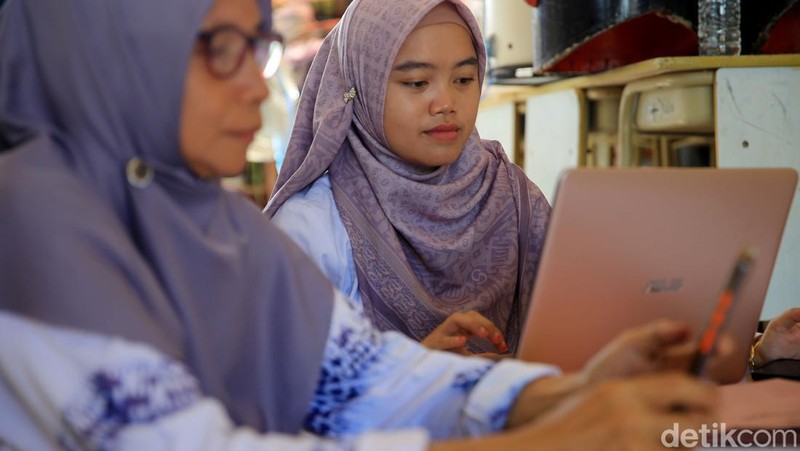 Berjarak kurang lebih 30 km dari Kota Banjarbaru atau sekitar 1 jam perjalanan darat di tempuh, ada sekolah yang masih tidak terjangkau jaringan internet. MTs N 3 Banjar salah satunya.