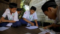 Berjarak kurang lebih 30 km dari Kota Banjarbaru atau sekitar 1 jam perjalanan darat di tempuh, ada sekolah yang masih tidak terjangkau jaringan internet. MTs N 3 Banjar salah satunya.