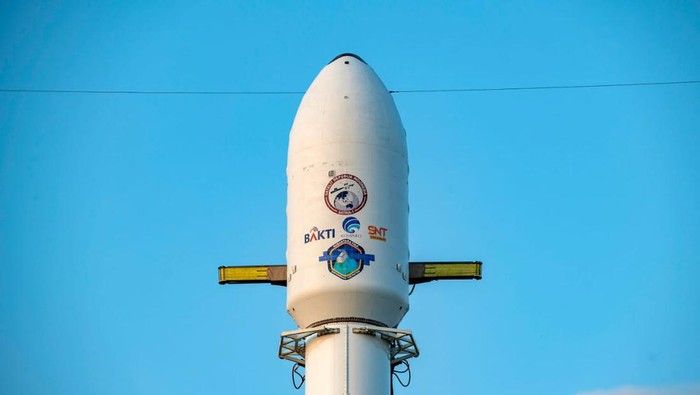 Peluncuran perdana Satelit Indonesia SATRIA-1