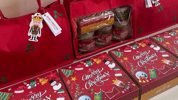 Penjual hampers online. (Damaris Fanuelle Kurnia Candra/detikcom)