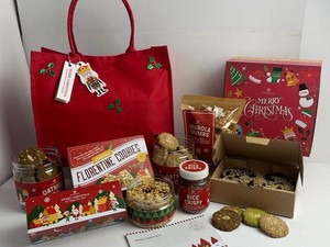 Di Balik Cuan Hampers Online, Ada Para Pekerja yang Nyambi Jualan