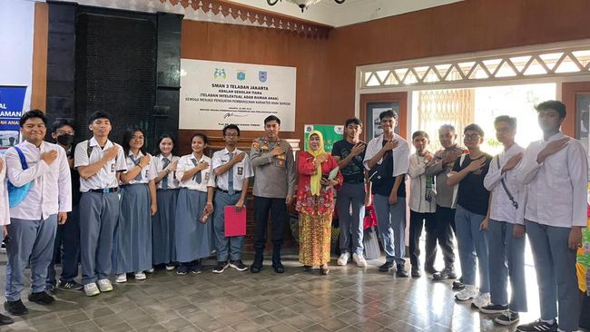 Pelajar SMAN 3 Bulik Diedukasi Bahaya Kekerasan dan Judi Online oleh Polisi