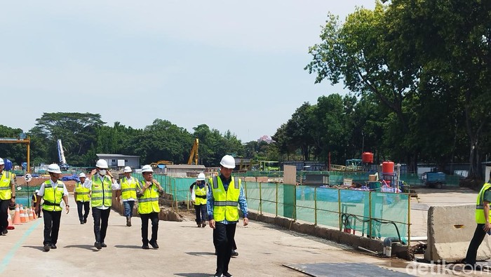 Presiden Joko Widodo cek proyek MRT fase 2