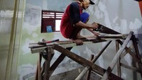 Pemilik akun @mass_iqi, Rifqi mulai mengganti plafon tripleknya dengan plafon GRC pada Maret 2022. Rifqi merenovasi kamarnya dengan cara mencicil, tidak sekaligus. Foto: Dok. Istimewa