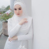 Inilah penampilan close up Hersa Rahayu. Makeup-nya dibuat ala Korea dengan gradasi lipstik ombre coral nude dan merah. Foto: dok. Instagram