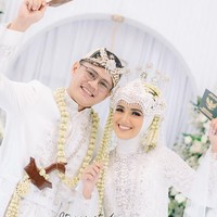 Beberapa minggu sebelumnya, sang mantan istri, Nadya Mustika juga menikah. Nadya Mustika dinikahi oleh Iqbal Fitrah Rosadi. Foto: dok. Instagram