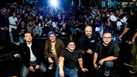 Turut menyemarakkan road show, ada 15 band anak muda terpilih, hasil dari audisi video yang diikuti tidak kurang dari 59 band, berkesempatan manggung di kedua momen spesial ini. Foto: Courtesy of Converse