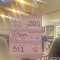 BLPBerbagai brand makeup dan skincare pun berlomba-lomba memberikan penawaran menarik untuk menggaet dan mengambil perhatian pengunjung, termasuk BLP.Foto: Rahmi Anjani/Wolipop