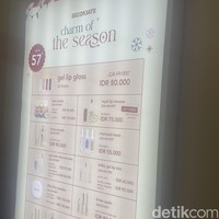 Secondate Secondate mendiskon berbagai produk, mulai dari lp gloss, concealer, bedak hingga pensil alis. Berbagai itemnya dipotong harga hingga 57%.Foto: Rahmi Anjani/Wolipop