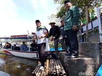 Pedagang Curhat ke Sandiaga Pendapatan Turun Usai Situ Gede Ditata
