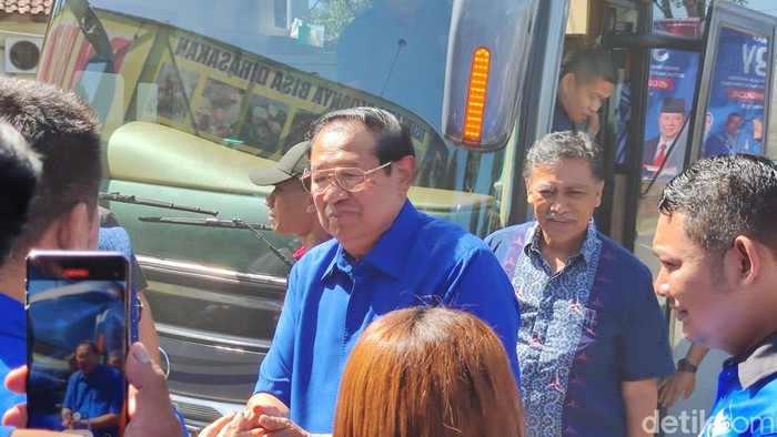 Susilo Bambang Yudhoyono atau SBY saat berkunjung ke Gunungkidul, Jumat (15/12/2023).