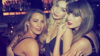 Blake Lively dan Gigi Hadid pun turut hadir di acara tersebut. Dok. Instagram
