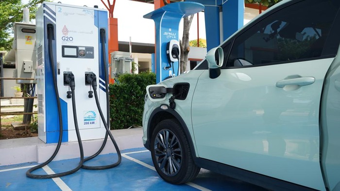Test drive Neta V Jakarta-Semarang